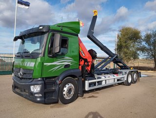 MAN TGS 500--CAMIONES GANCHO CON GRUA