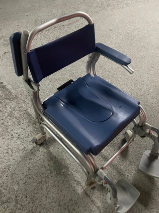 Silla WC de Aluminio para Movilidad Reducida