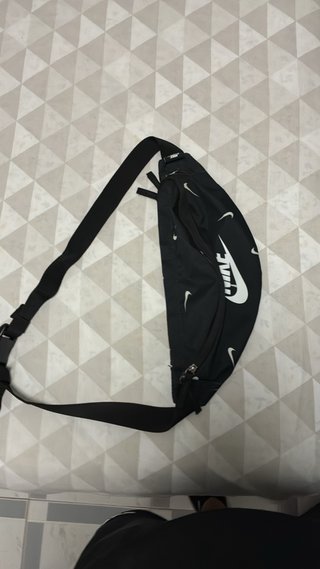 Riñonera Nike Negra