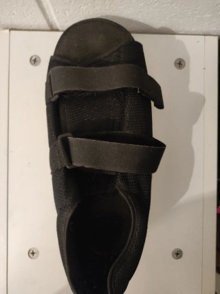 Zapato de cuña invertida negro