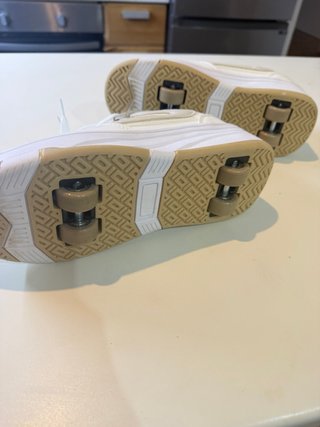 Zapatillas con Ruedas Retráctiles Talla 37