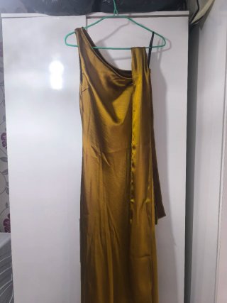 Pack vestidos de fiesta dos de ellos con etiquetas