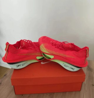 T42,5 Nike Air Zoom Alphafly Next% 3 Rojas