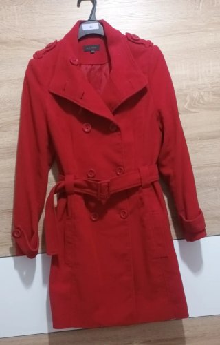 Abrigo de paño rojo Zara