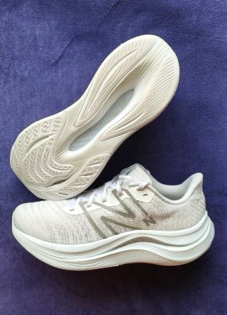 Zapatillas running New Balance Propel talla 40.5