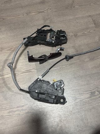 Cerradura Completa y Tirador conductor  Passat B8