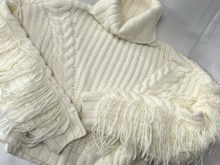 Jersey Bershka Blanco con Flecos Talla S