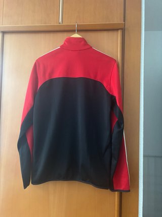 Chándal Adidas Rojo y Negro .Precio negociable