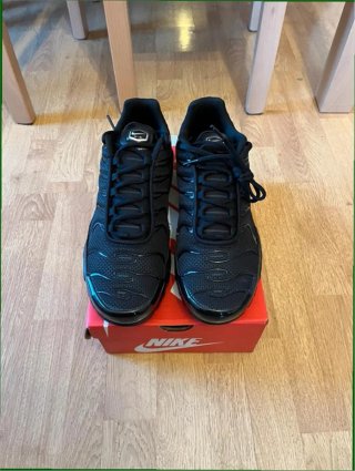 Nike Air Max Plus Triple Black Talla 40
