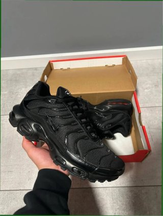 Nike Air Max Plus Triple Black Talla 42