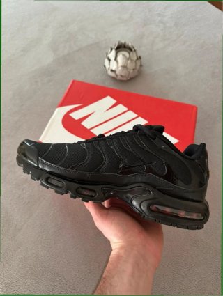 Nike Air Max Plus Triple Black Talla 44