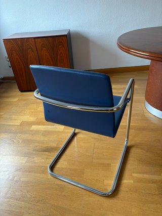 Silla Confidente Azul y Cromo