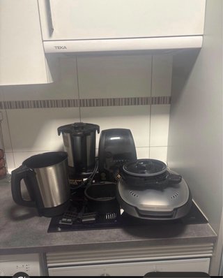 Robot de Cocina Negro y Cromado