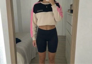Conjunto de sudadera y mallas