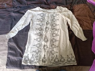 Túnica larga bordada estilo boho