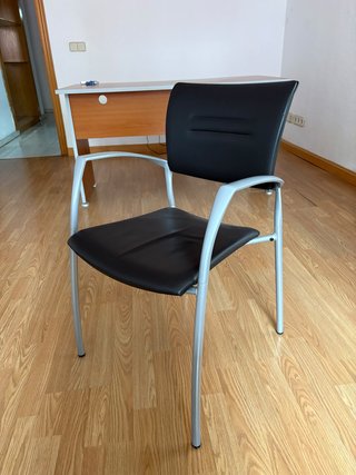 Silla confidente negra