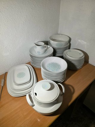 Vajilla de porcelana MOAHSA (56 piezas) IMPECABLE
