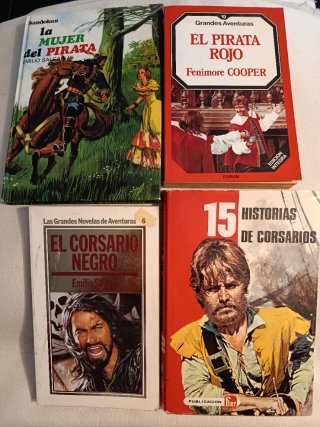 Lote 4 libros de piratas