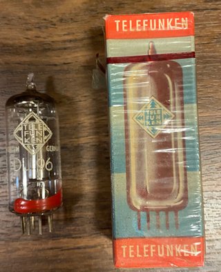 Válvula Termiónica Telefunken DL96