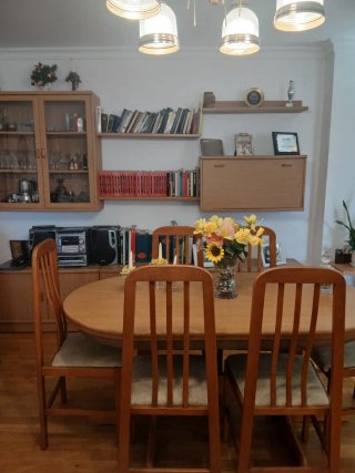 Conjunto de Muebles de Salón y Comedor de madera