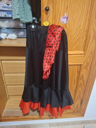 Falda flamenca niña negra y roja
