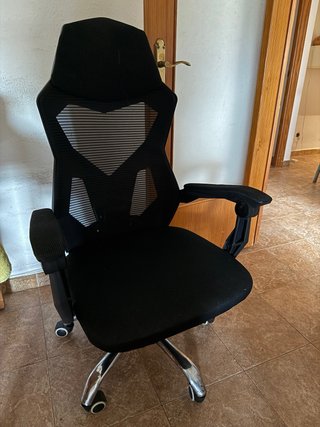 Silla de oficina ergonómica negra