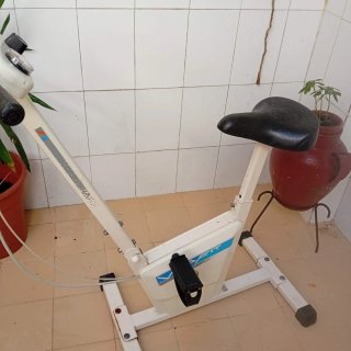 Bicicleta Estática Blanca