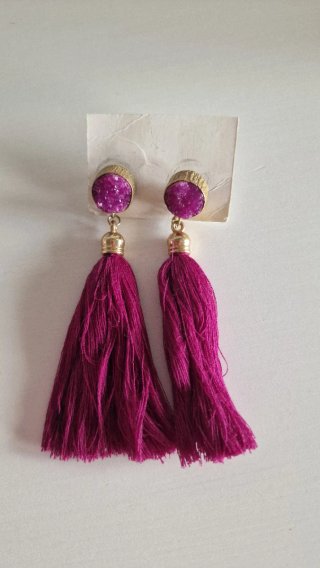 Pendientes con Borlas Moradas