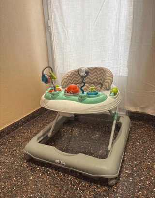 Andador de Bebé con Centro de Actividades
