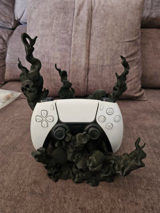Soporte para mando PS5 diseño calaveras