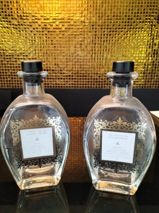 Botellas de Cristal Decorativas ( Hay varias)