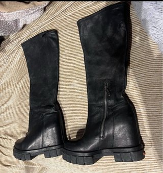 Botas altas negras Belle Vie de piel con suela tra