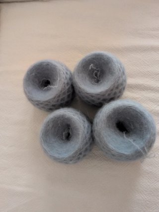 Ovillos de Mohair Celeste Plomizo