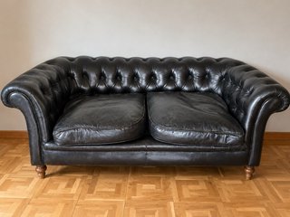 Sofá Chester de Piel Negro (2 plazas)