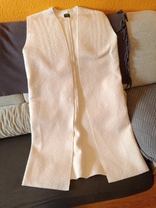 Chaleco largo beige Zara
