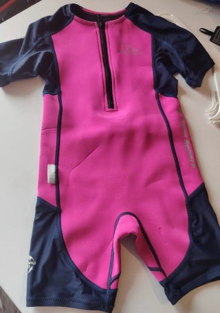 Neopreno Aqua Sphere para niña talla 6 años.