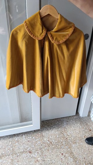 Bolero de terciopelo amarillo