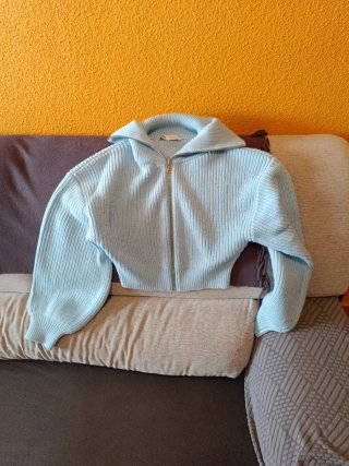 Jersey de punto azul con cremallera Zara