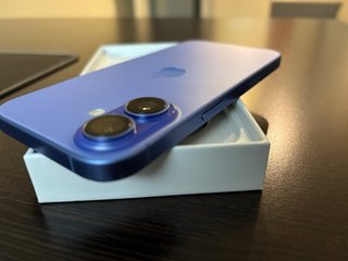 iPhone 16 - 128 GB - Azul