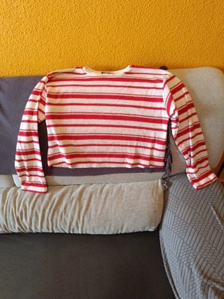 Jersey de rayas rojo y blanco