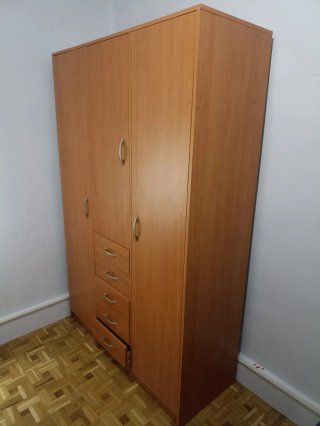 Armario de madera