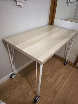 Escritorio Ikea con ruedas