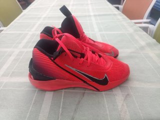Zapatillas Nike Rojas y Negras