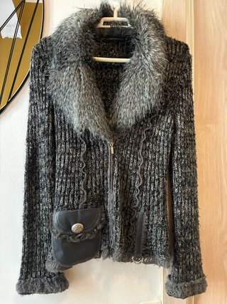 Chaqueta de lana con cuello de pelo
