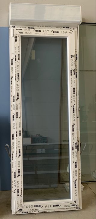 Puerta nueva de PVC con Persiana