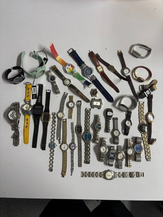 Lote de 35 relojes variados