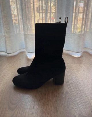 Botines Negros de Tacón