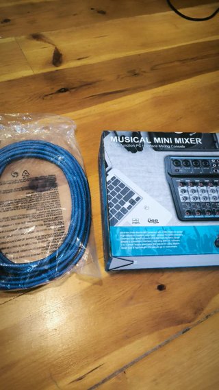 Mesa de mezclas Musical Mini Mixer + 2 cables