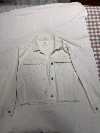 Chaqueta vaquera blanca Zara