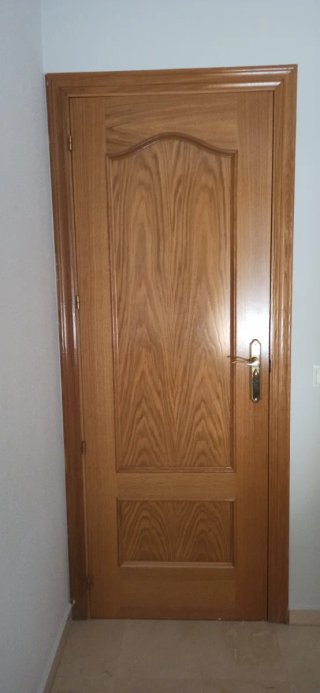 Puertas madera clásica